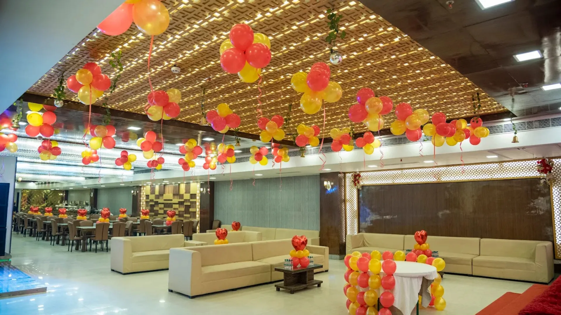 Amora Banquet & Rooms