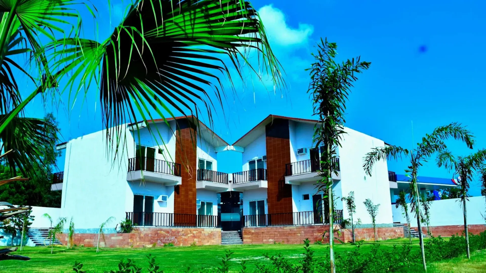Dakhvani Resort