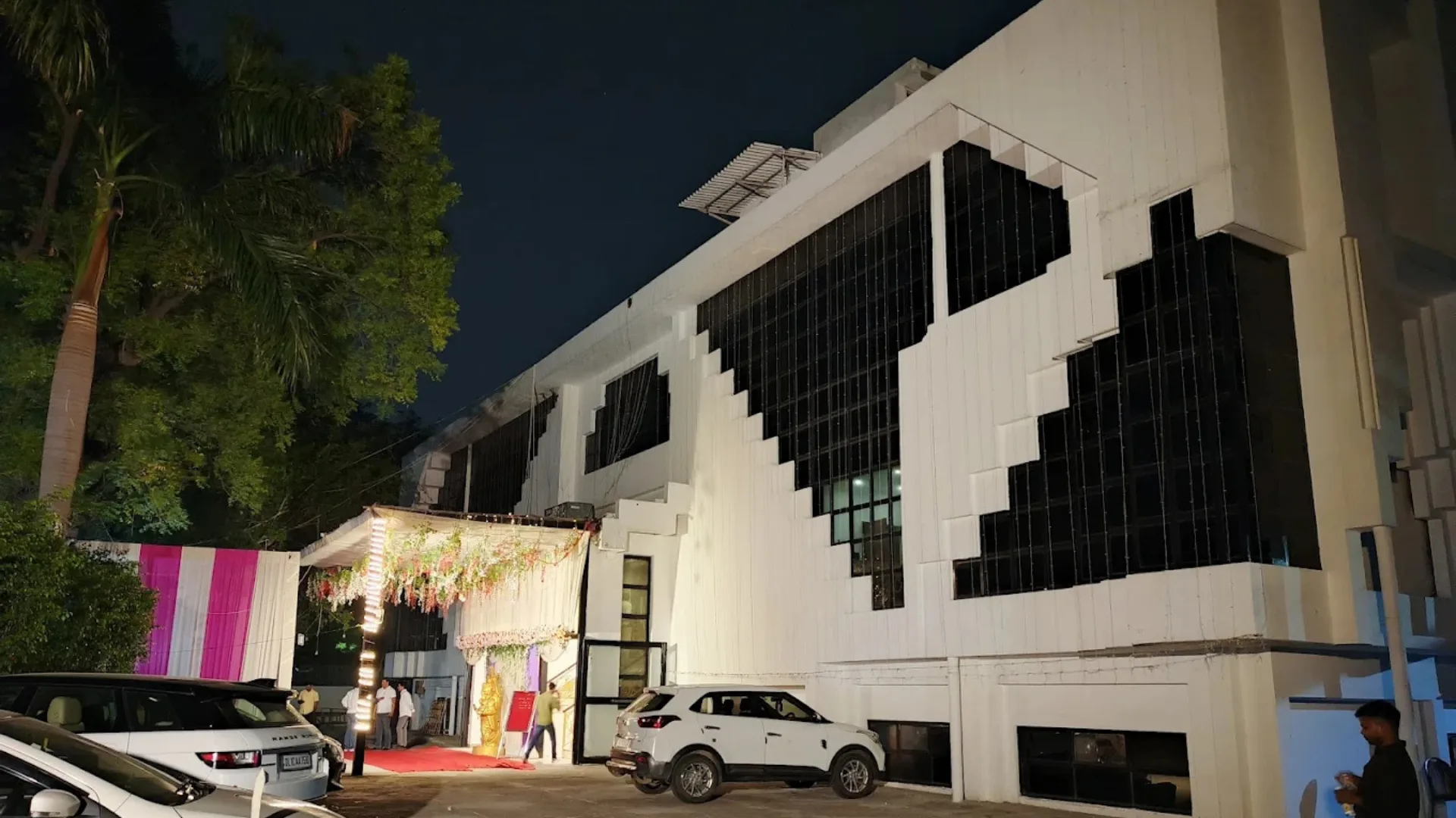 S L House