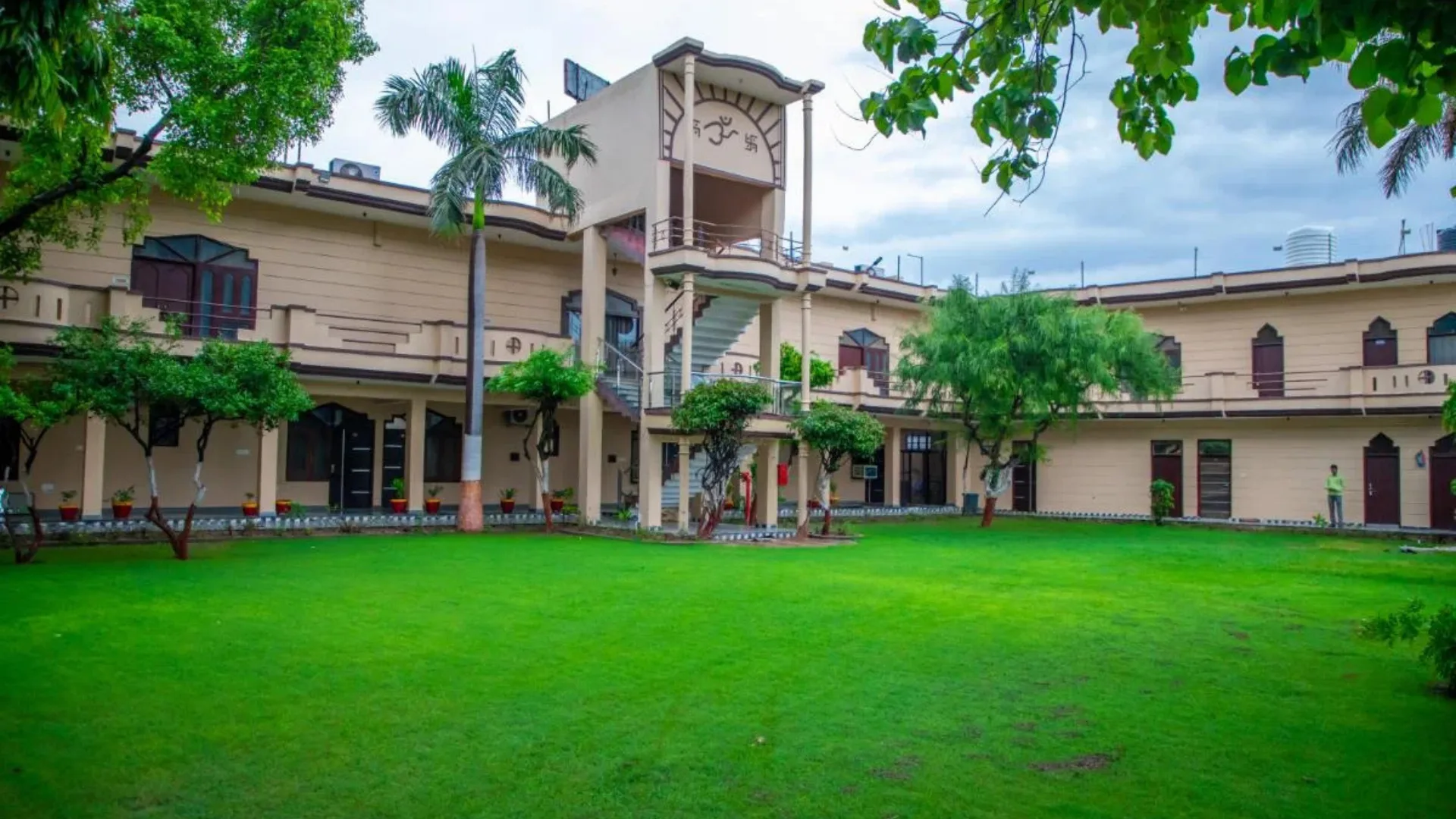 Hotel Hari Sharanam