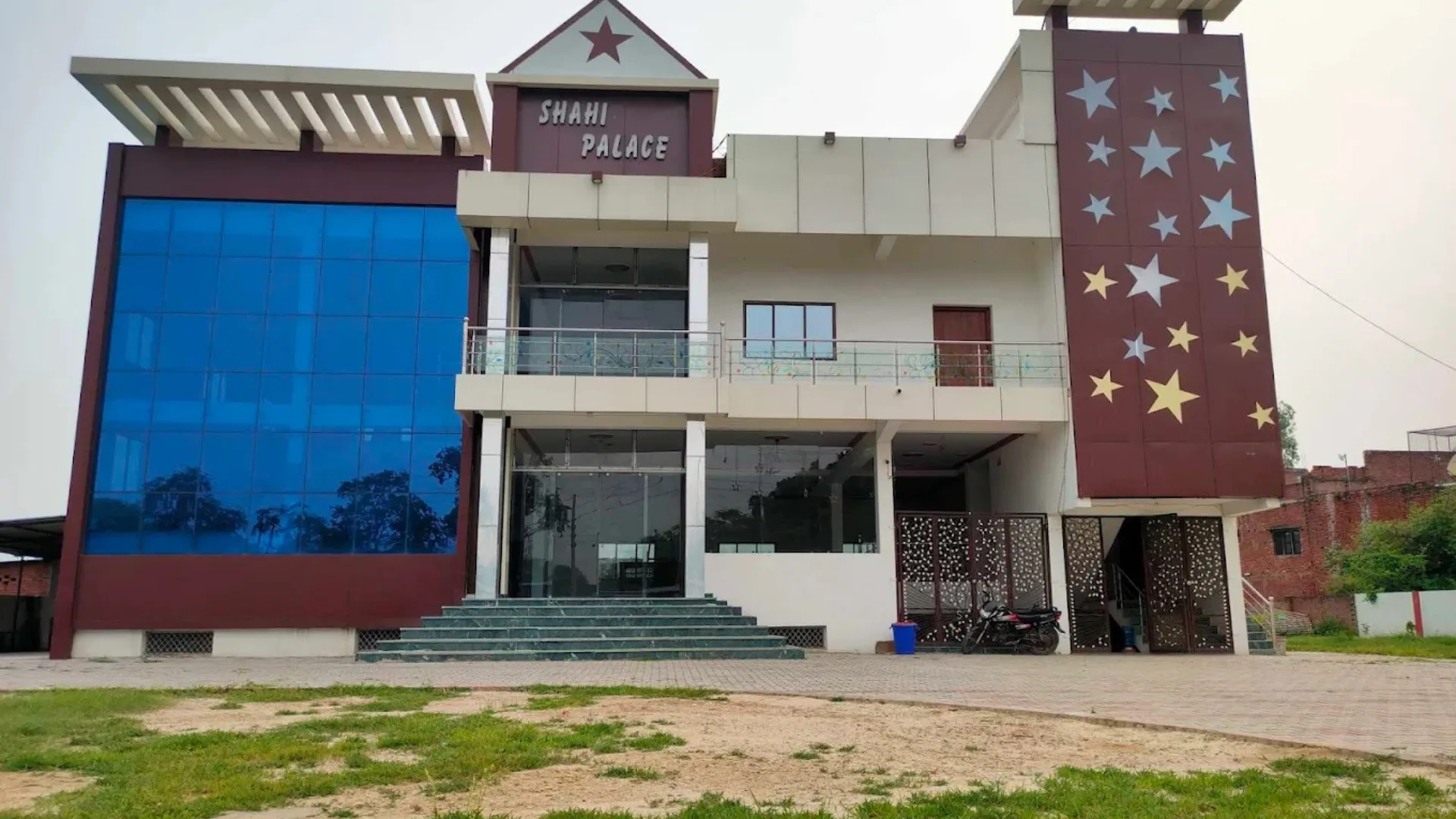BEHIND PLAZA PALACE BAGHWA CHUNGI PRATAPGARH